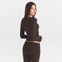 COTTON JERSEY V NECK LONG SLEEVE TOP | ESPRESSO