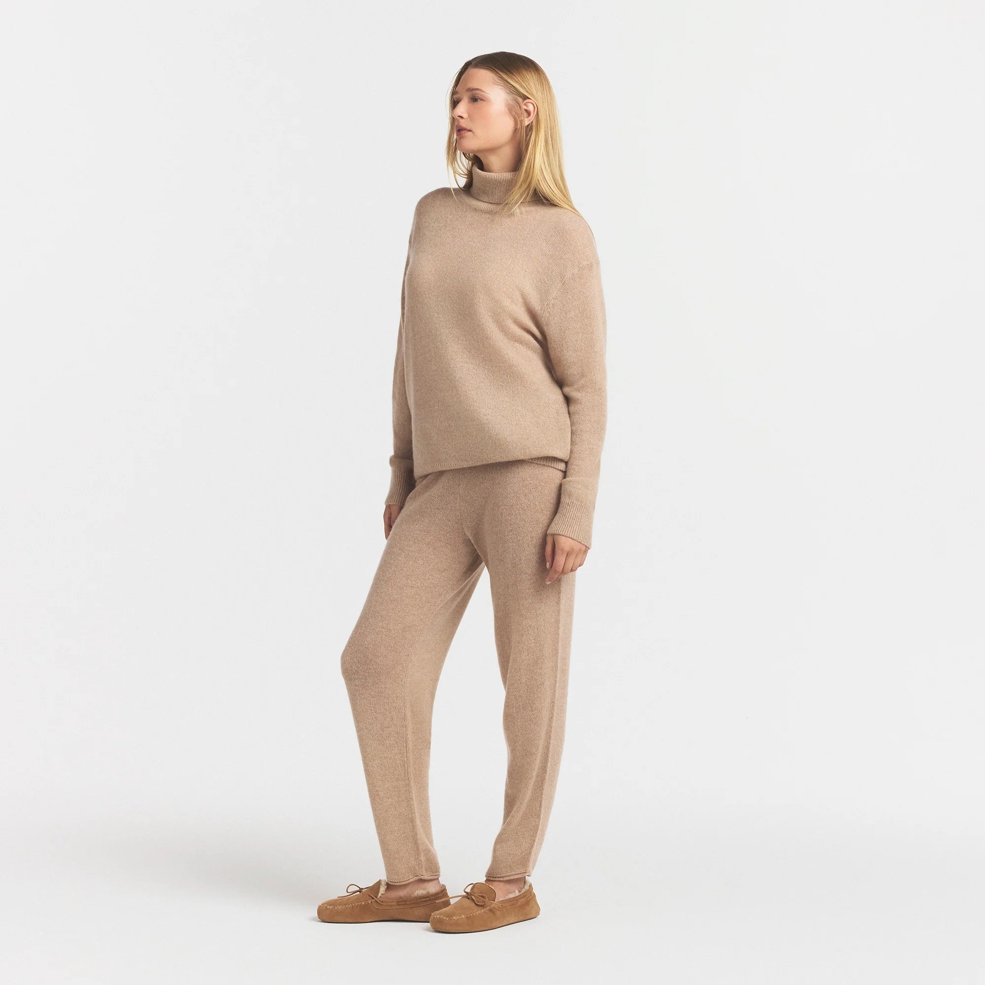 AIRY CASHMERE JOGGER | TOFFEE