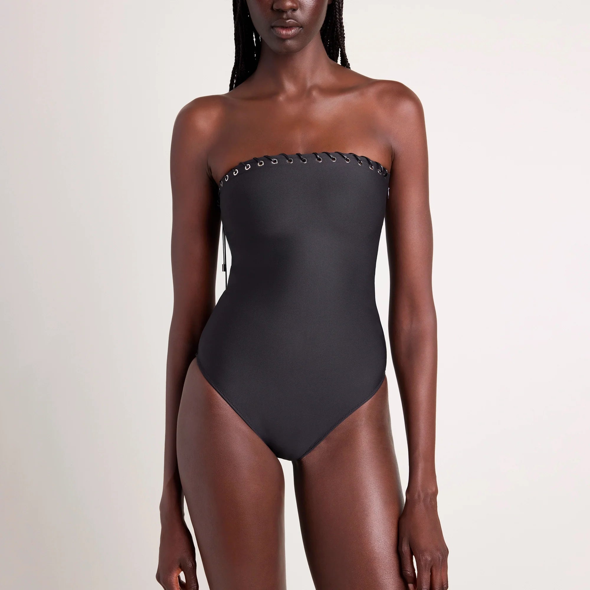 LUDOVIC DE SAINT SERNIN X SKIMS SKIMS BODY STRAPLESS BODYSUIT | ONYX