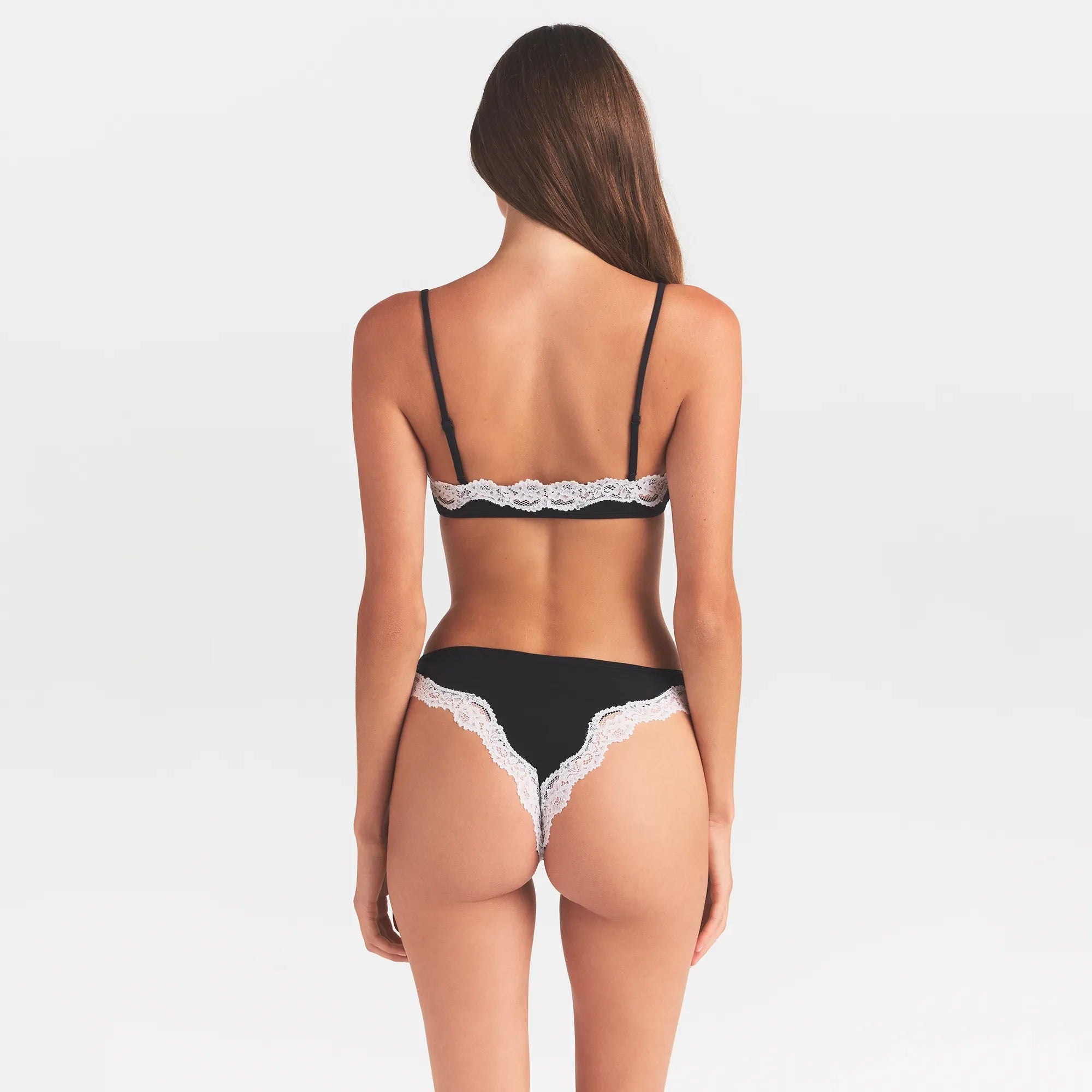FITS EVERYBODY LACE TANGA | OBSIDIAN CONTRAST