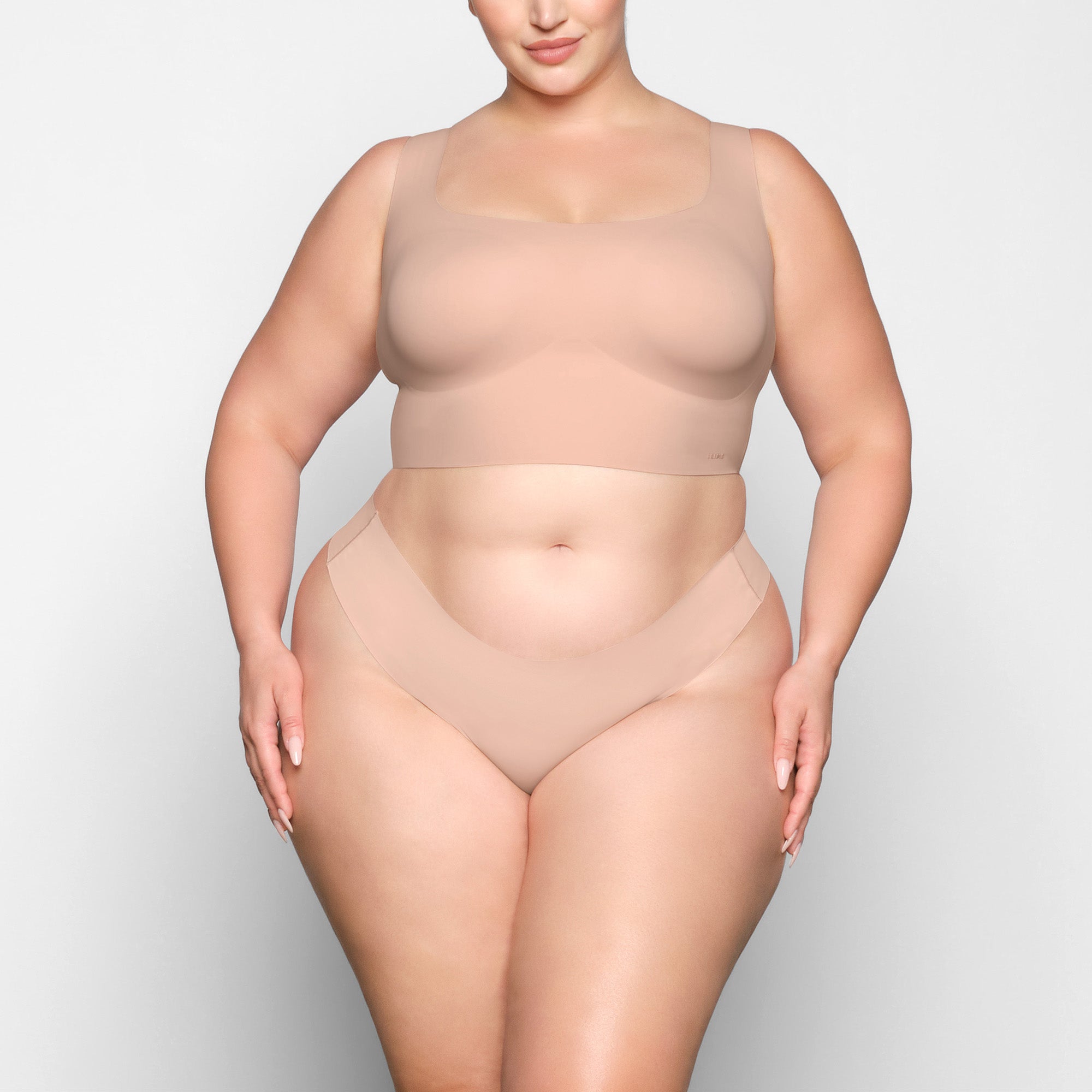 NAKED DIPPED THONG | MICA