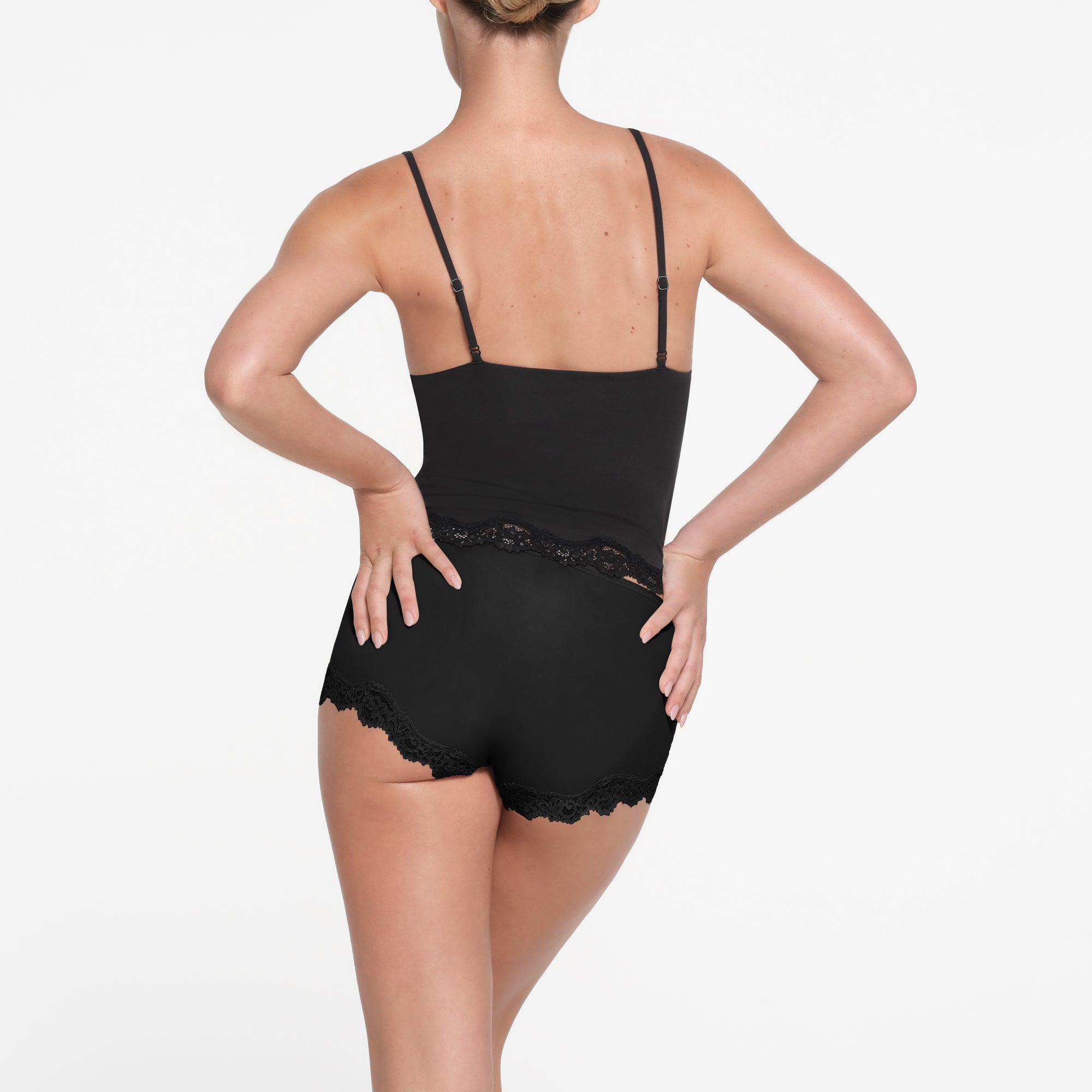 FITS EVERYBODY LACE TRIANGLE CAMI | ONYX