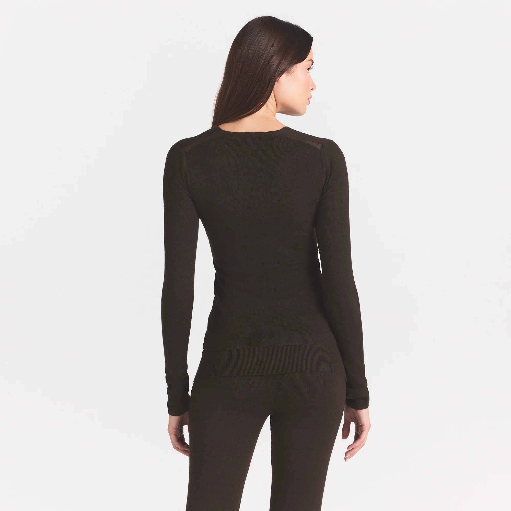 ESSENTIAL KNIT LONG SLEEVE V NECK | ESPRESSO