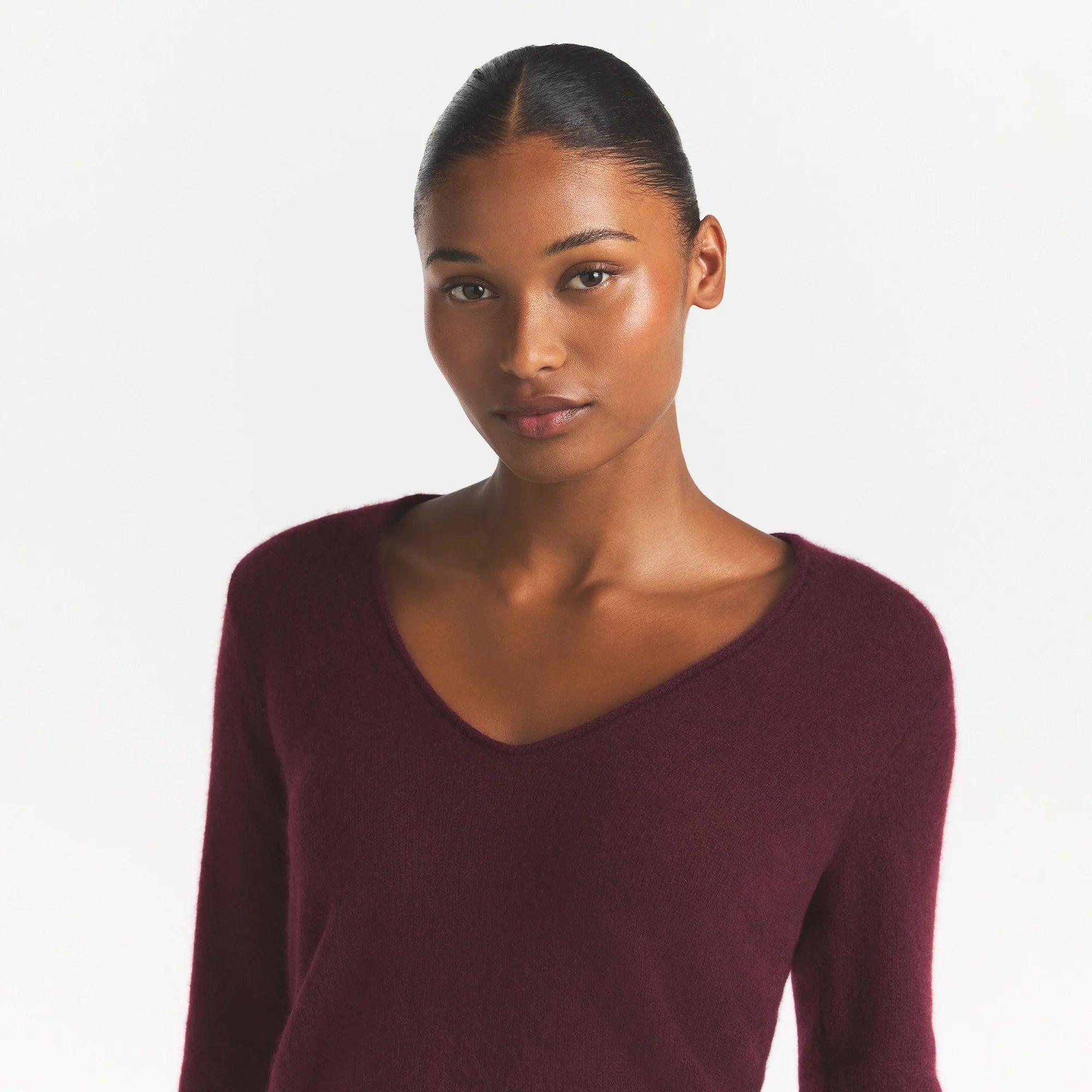 AIRY CASHMERE V-NECK PULLOVER | CURRANT